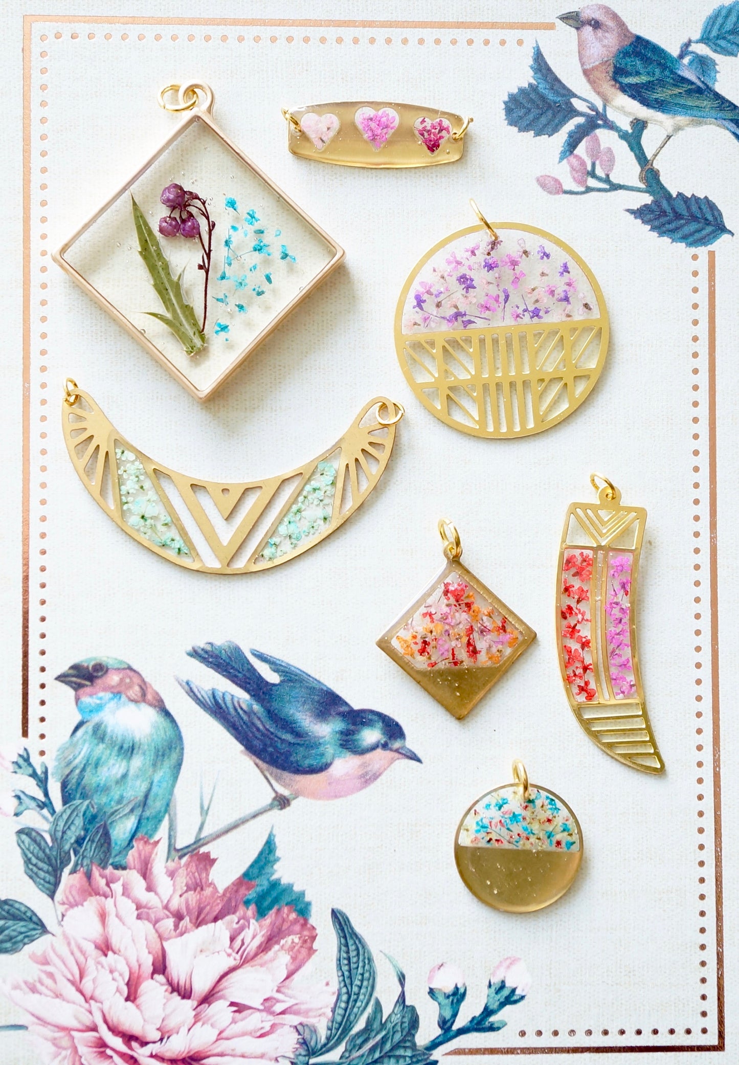 Real Dried Flowers in Resin, Brass Necklace in Mint With Gold Foil