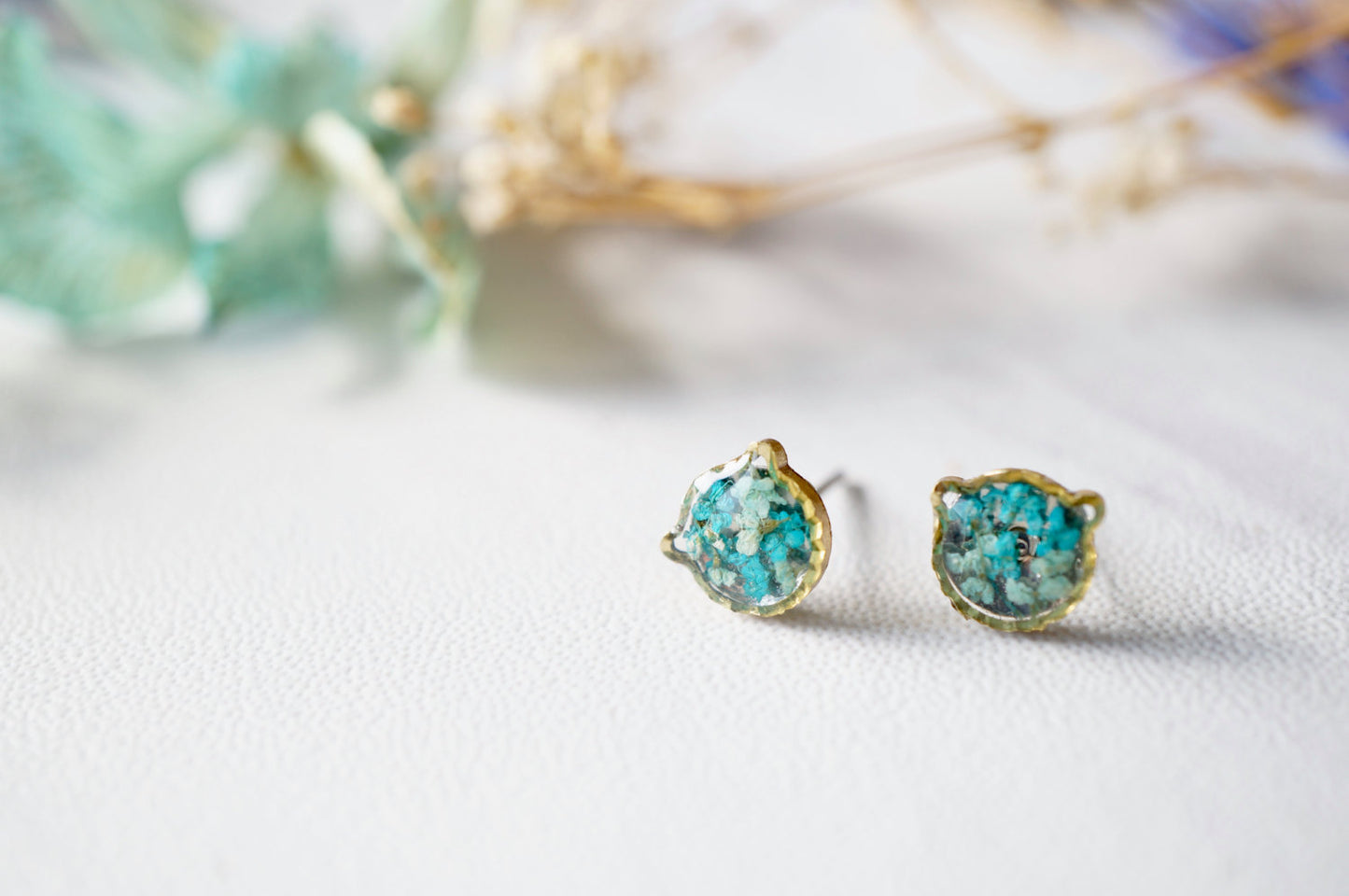 Real Dried Flowers and Resin Cat Stud Earrings in Mint Teal Mix