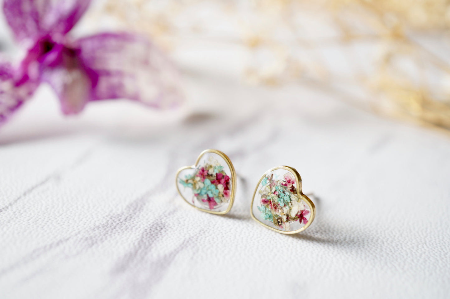 Real Dried Flowers and Resin Heart Stud Earrings in Mint Magenta White