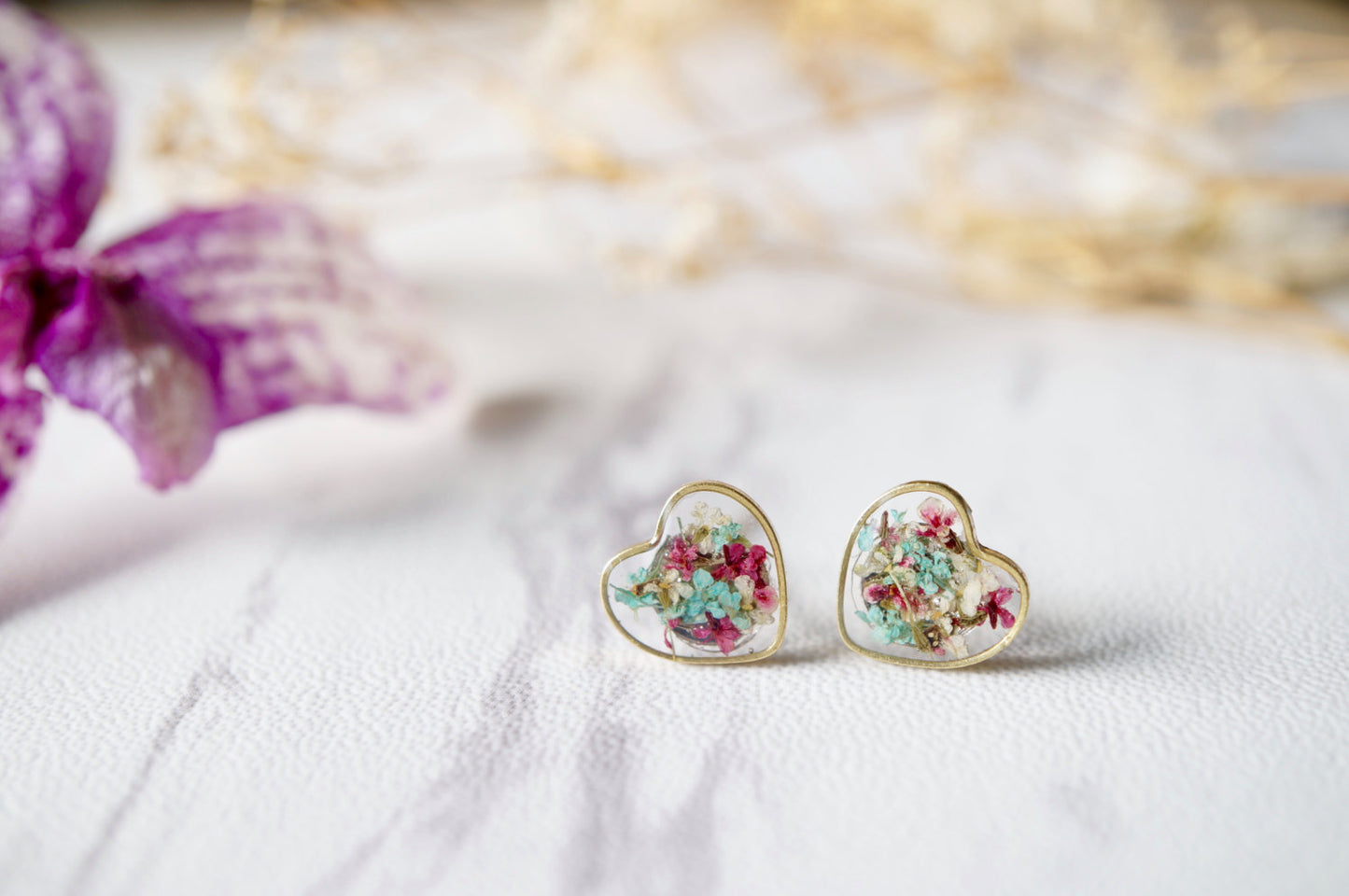 Real Dried Flowers and Resin Heart Stud Earrings in Mint Magenta White