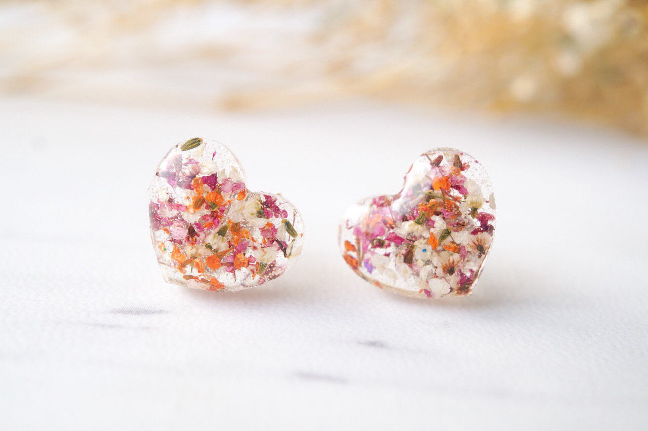 Real Dried Flowers and Resin Heart Stud Earrings in Pink Orange White