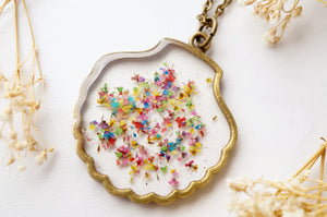 Real Dried Flowers in Resin, Seashell Necklace in Party Mix