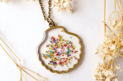 Real Dried Flowers in Resin, Seashell Necklace in Party Mix