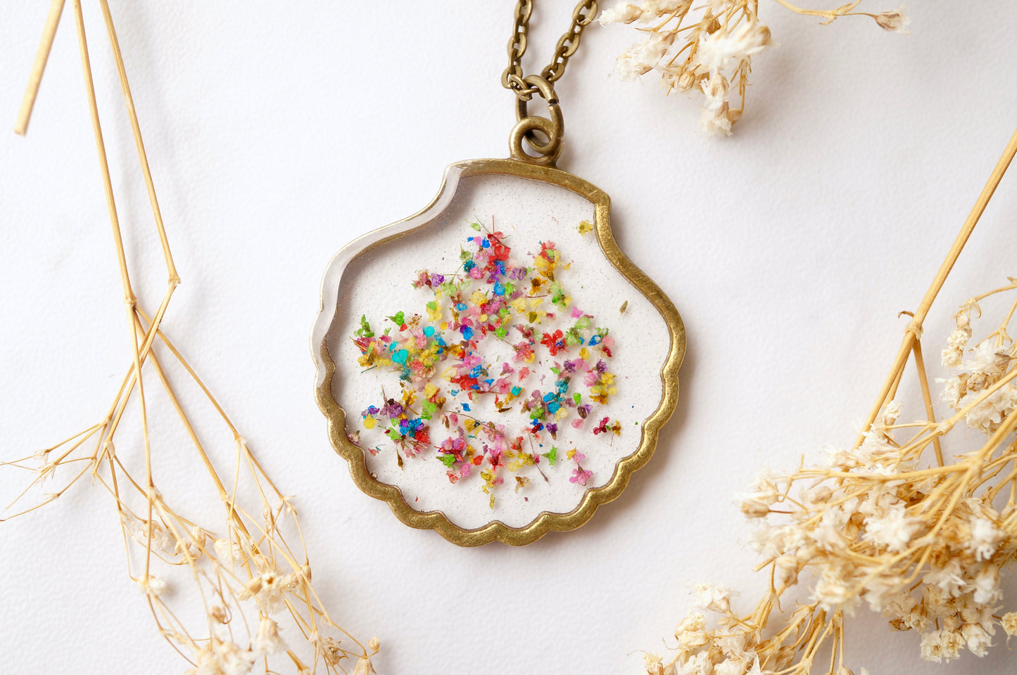 Real Dried Flowers in Resin, Seashell Necklace in Party Mix