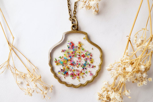 Real Dried Flowers in Resin, Seashell Necklace in Party Mix