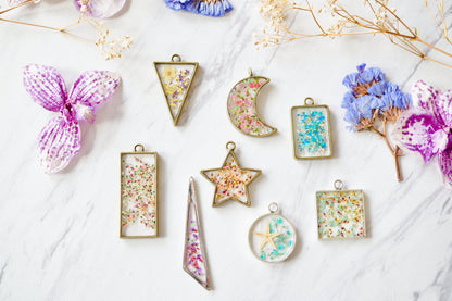 Real Dried Flowers in Resin, Silver Mountain Necklace in Pink and White