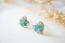 Real Dried Flowers and Resin Heart Stud Earrings in White and Teal Green