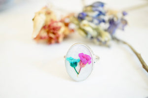 Real Pressed Flower and Resin Ring, Gold Oval in Black with White Alyssum