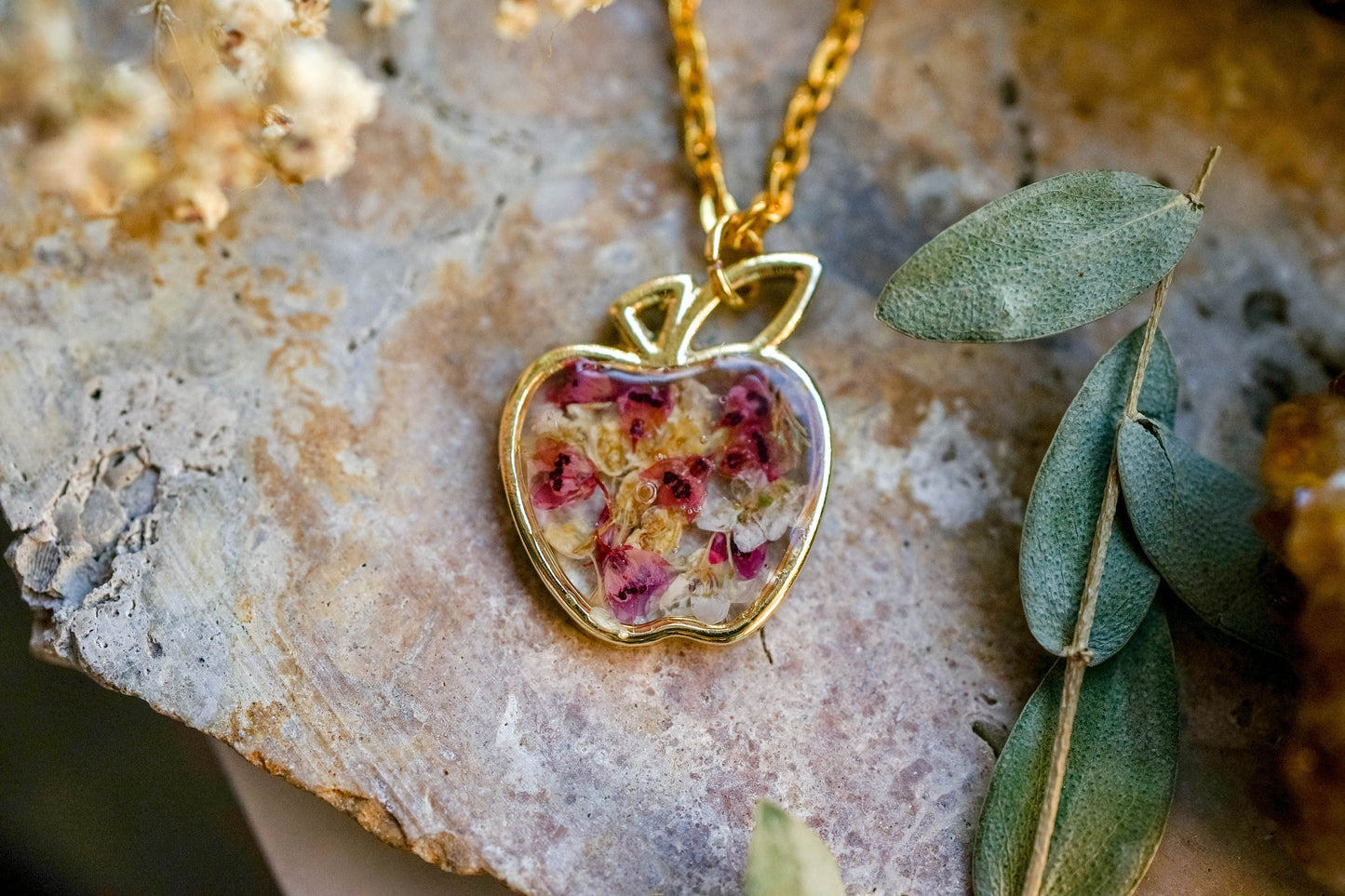 Real Pressed Flowers in Resin Necklace, Gold Apple Necklace with Pink and White Heather Flowers, Teacher jewelry, Teacher necklace