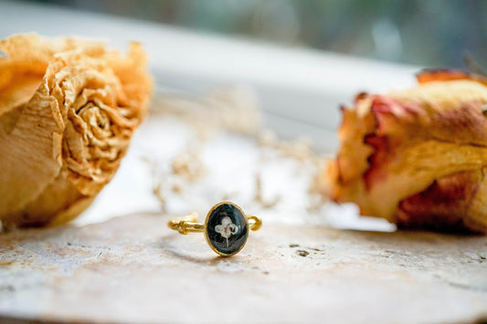 Real Pressed Flower and Resin Ring, Gold Oval in Black with White Alyssum